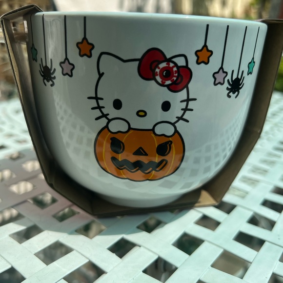 - Hello kitty Halloween ramen bowl with chopsticks! - Picture 2 of 4